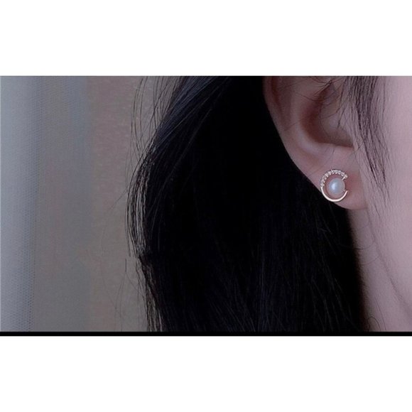 White Gold Pearl Stud Earrings New With Tags - Picture 3 of 3